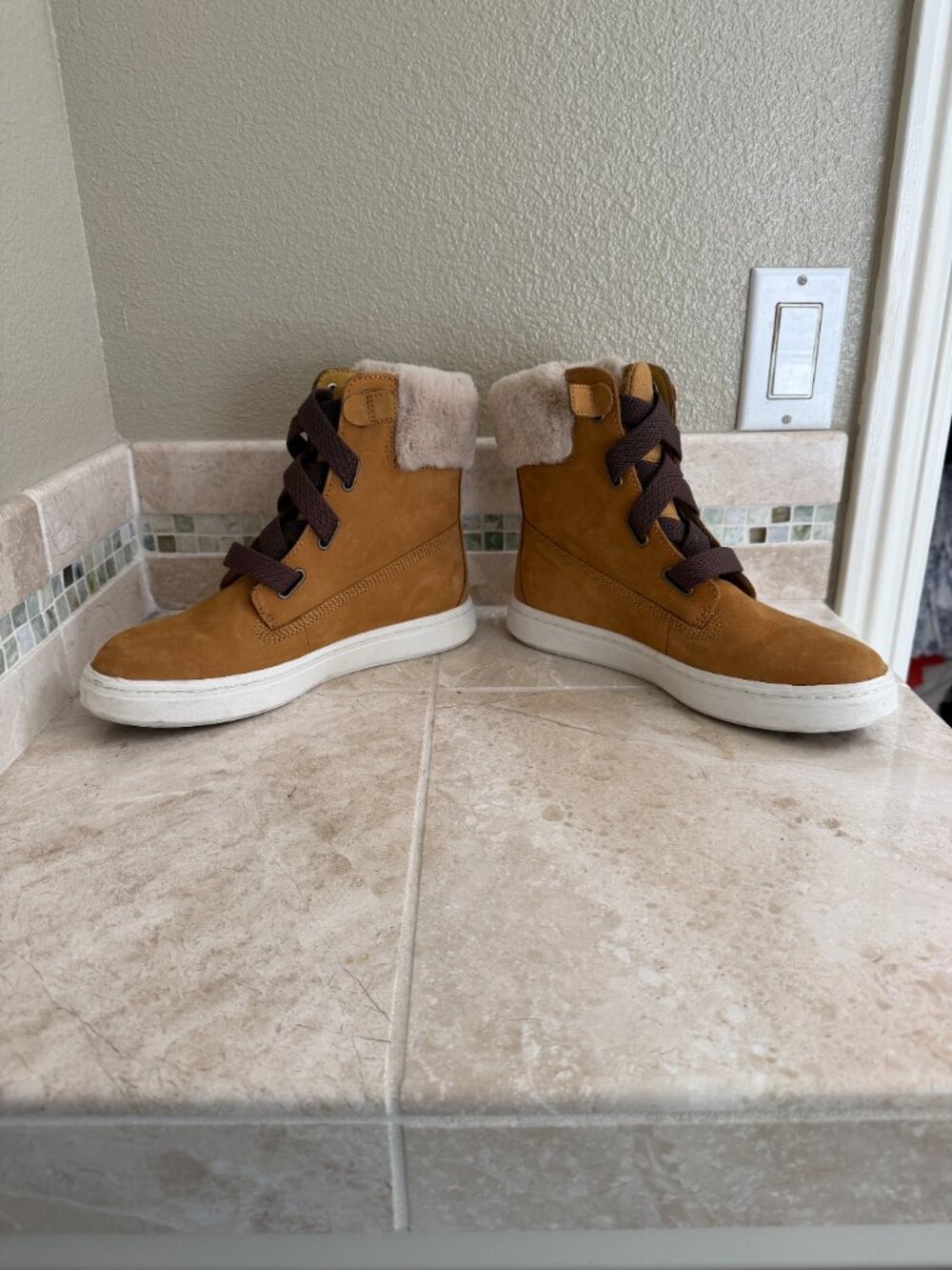 Timberland Women's Bria faux fur-lined high-top sneakers boots Size 8.5 - Picture 7 of 12